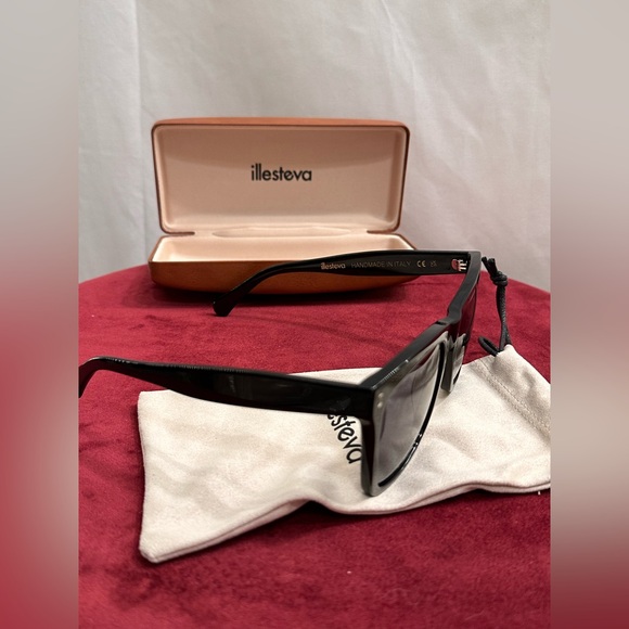 NEW illesteva Los Feliz in Black SUNGLASSES REVOLVE - Picture 6 of 7